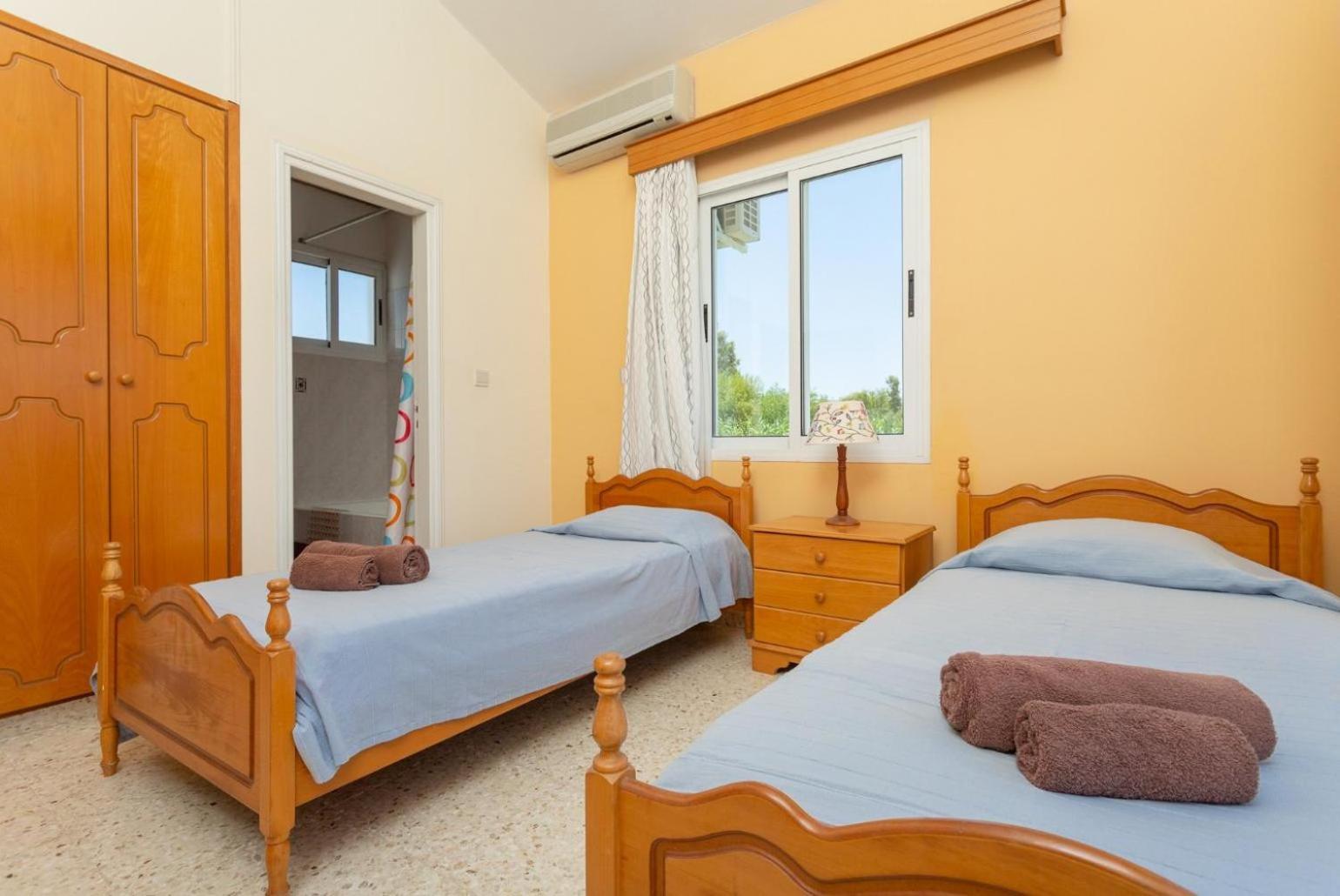 Sun Beach Villa Thio Полис Экстерьер фото