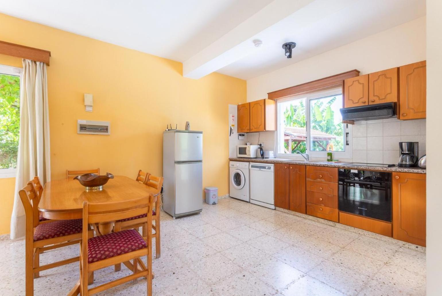 Sun Beach Villa Thio Полис Экстерьер фото