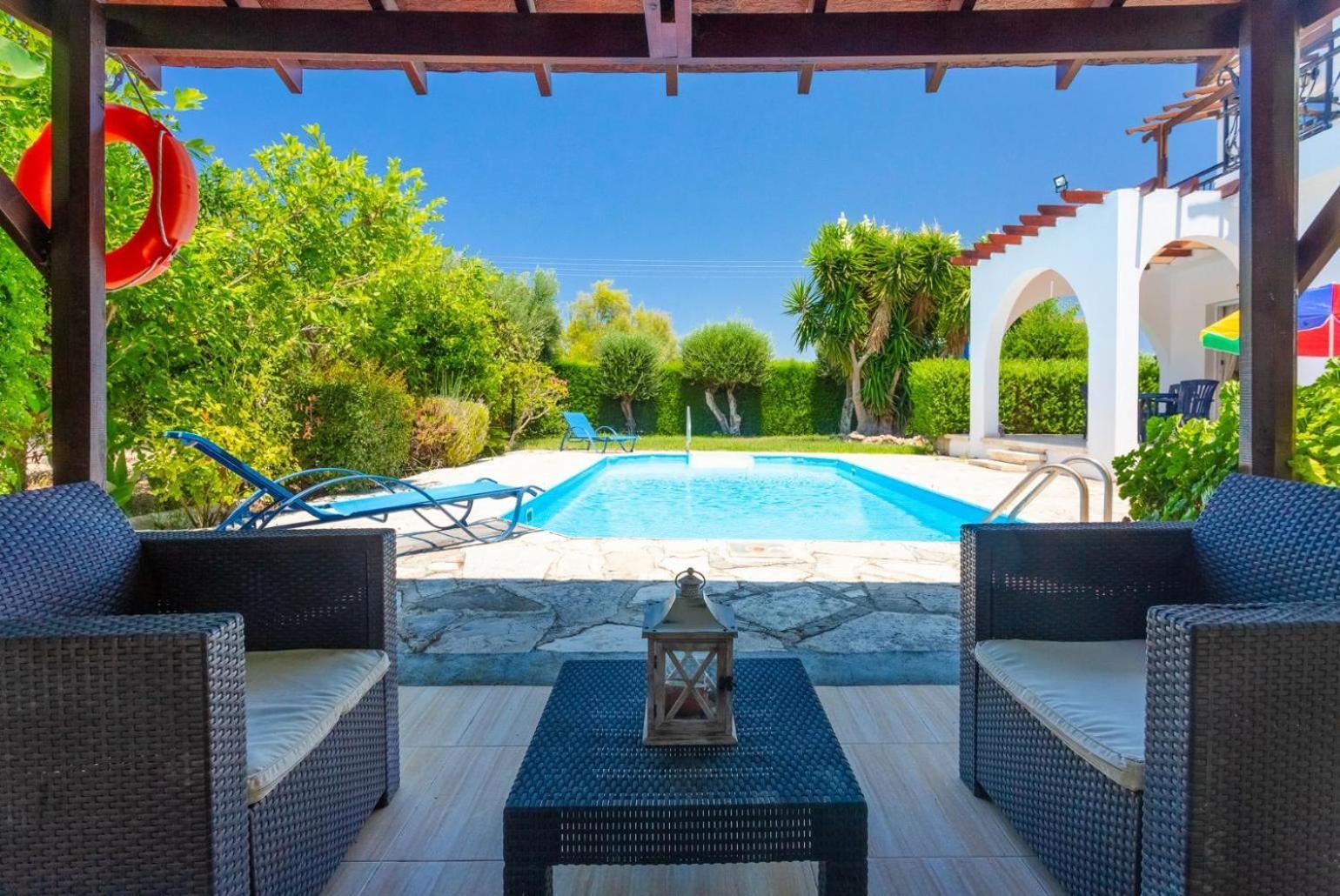 Sun Beach Villa Thio Полис Экстерьер фото